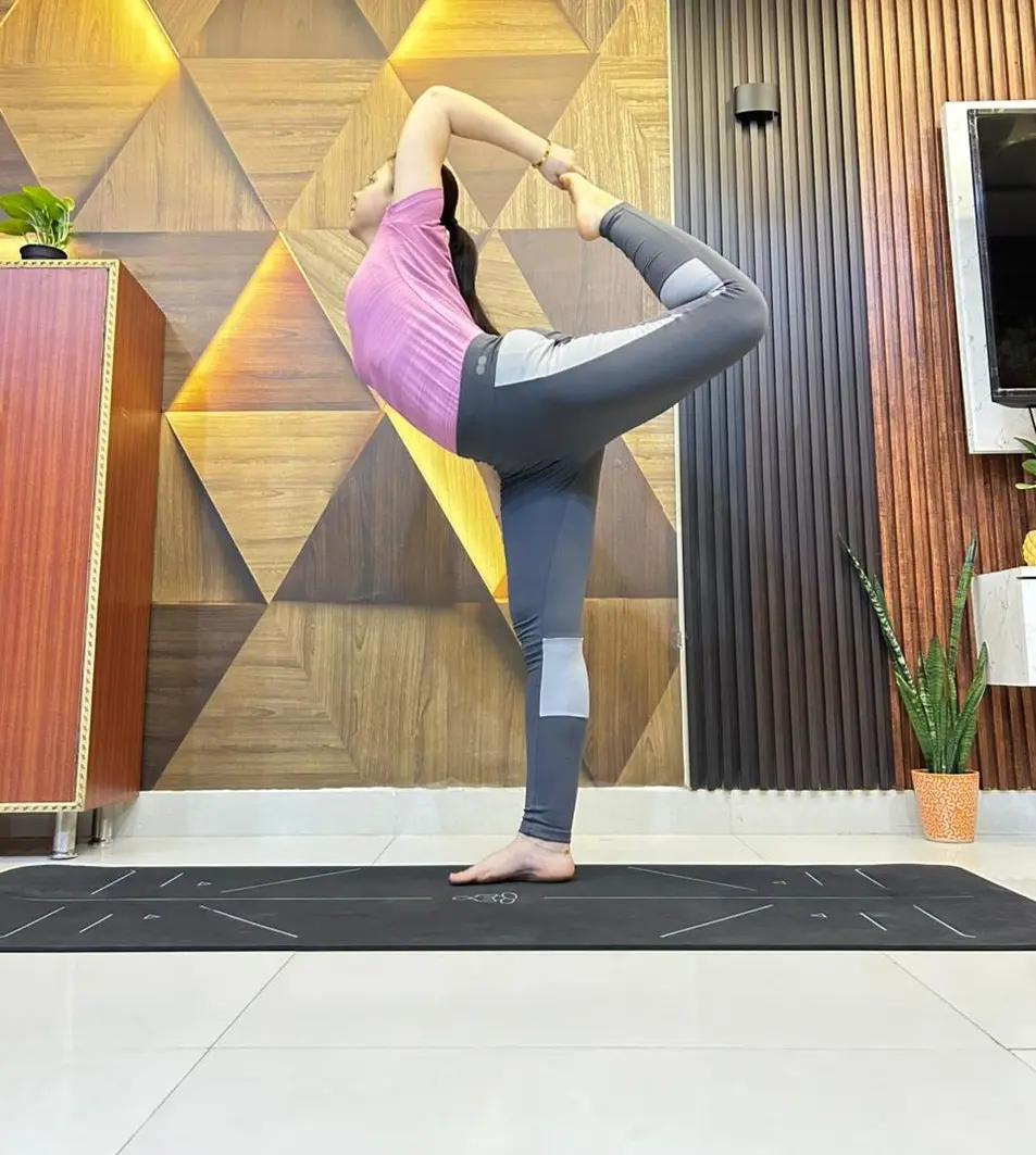 Certified yoga teacher and instructor at home session in DLF Phase 2, Gurugram